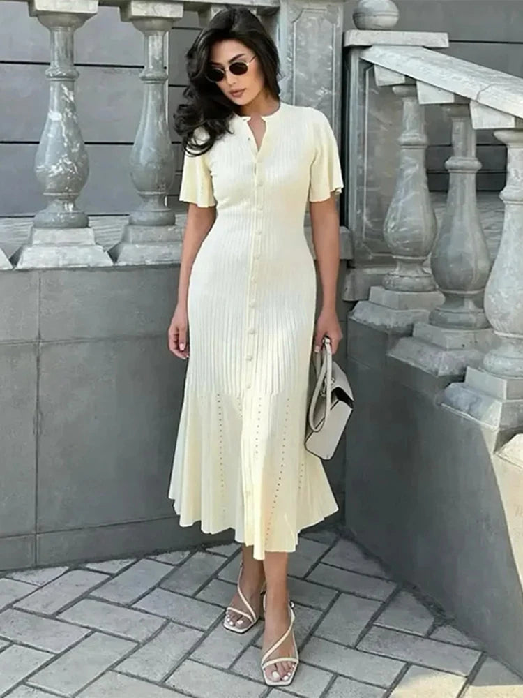 Vestido de Punto Entallado con Botones